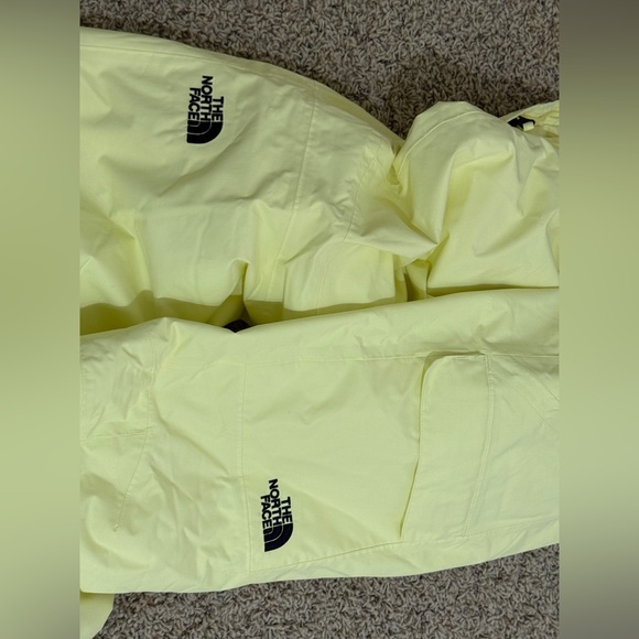 The North Face Yellow Women's Snow Freedom Insulated Bib Size Large NWT - Picture 7 of 14